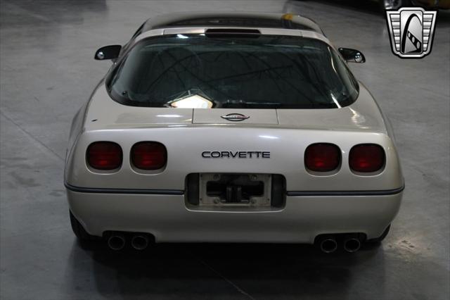 used 1986 Chevrolet Corvette car, priced at $6,000