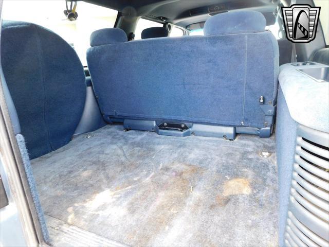 used 1995 Chevrolet Suburban car, priced at $16,500