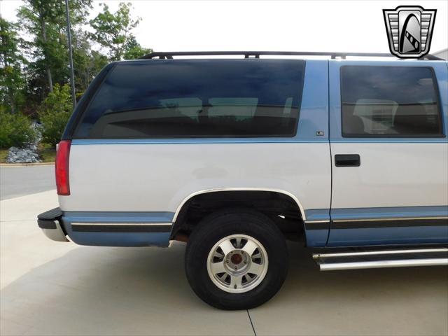 used 1995 Chevrolet Suburban car, priced at $16,500