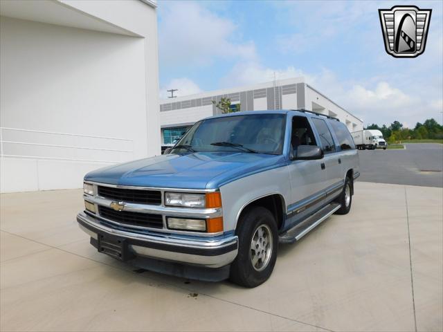 used 1995 Chevrolet Suburban car, priced at $16,500