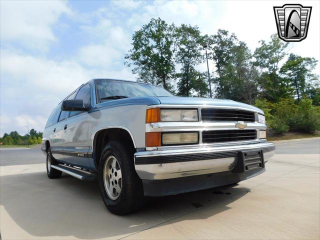 used 1995 Chevrolet Suburban car, priced at $16,500