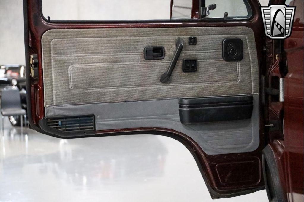used 1989 Volkswagen Vanagon car, priced at $15,000