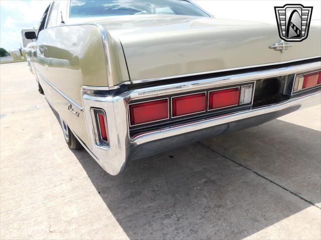 used 1972 Lincoln Continental car, priced at $20,000