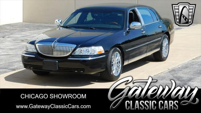 used 2011 Lincoln Town Car car, priced at $25,000