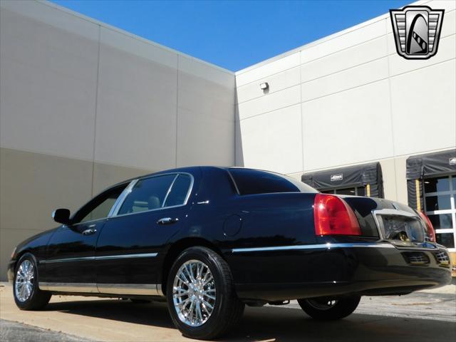 used 2011 Lincoln Town Car car, priced at $25,000