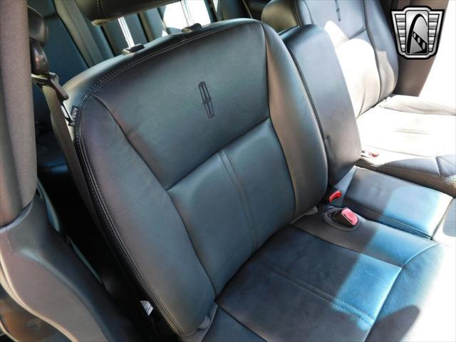 used 2011 Lincoln Town Car car, priced at $25,000