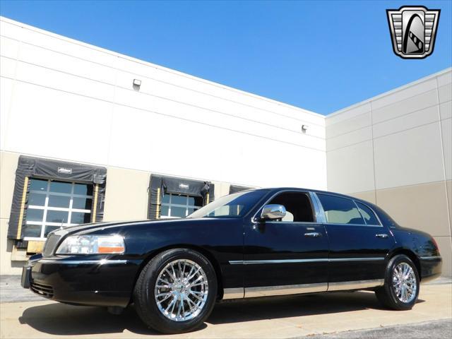 used 2011 Lincoln Town Car car, priced at $25,000