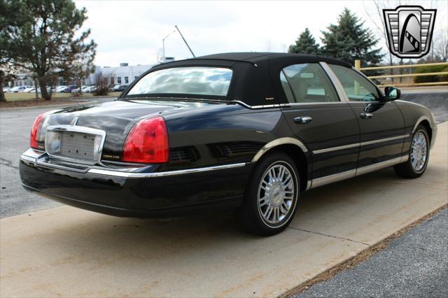 used 2006 Lincoln Town Car car, priced at $16,500