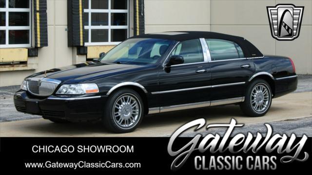 used 2006 Lincoln Town Car car, priced at $16,500
