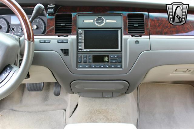 used 2006 Lincoln Town Car car, priced at $16,500