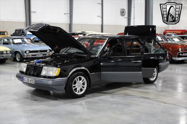 used 1994 Mercedes-Benz E-Class car, priced at $10,000