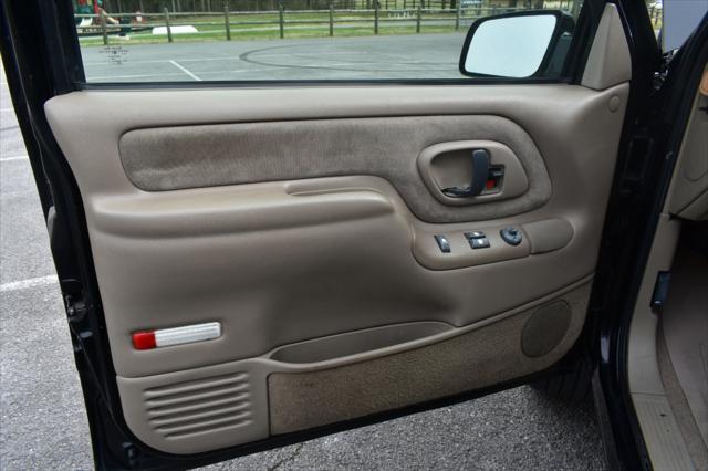 used 1998 Chevrolet Tahoe car, priced at $40,000
