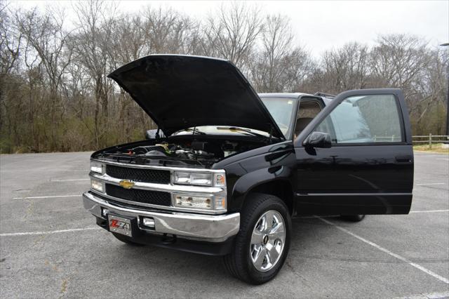 used 1998 Chevrolet Tahoe car, priced at $40,000