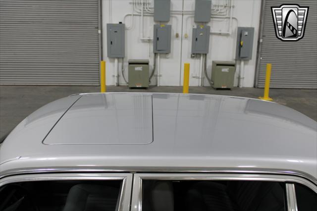 used 1986 Mercedes-Benz S-Class car, priced at $12,500