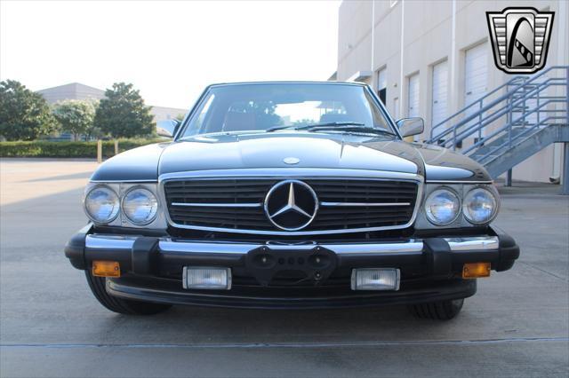 used 1988 Mercedes-Benz 560SL car, priced at $39,000