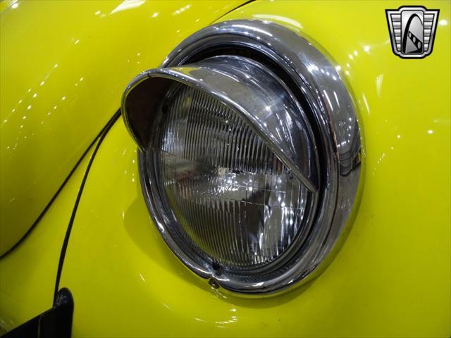 used 1971 Volkswagen Super Beetle car, priced at $18,000