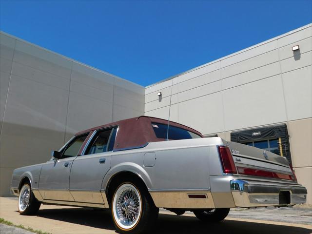 used 1988 Lincoln Town Car car, priced at $13,500