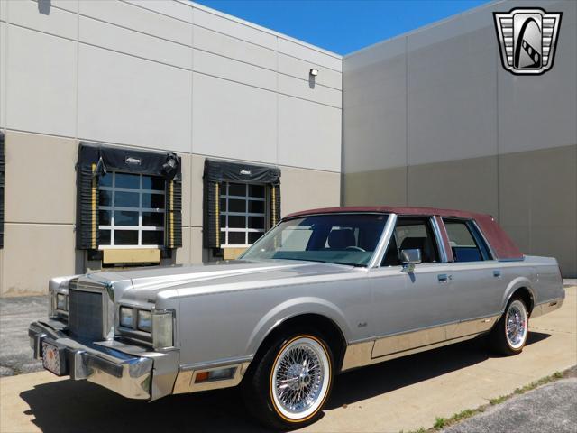 used 1988 Lincoln Town Car car, priced at $13,500