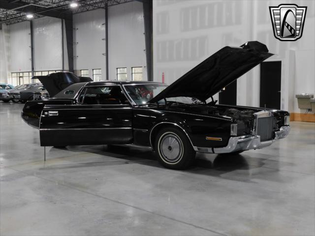 used 1972 Lincoln Continental car, priced at $19,000