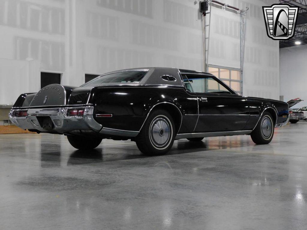 used 1972 Lincoln Continental car, priced at $15,500