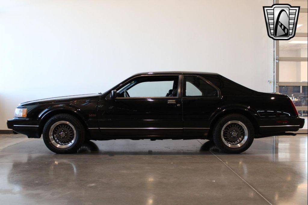 used 1991 Lincoln Continental car, priced at $15,500
