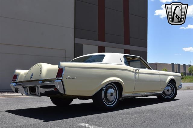 used 1970 Lincoln Continental car, priced at $16,500