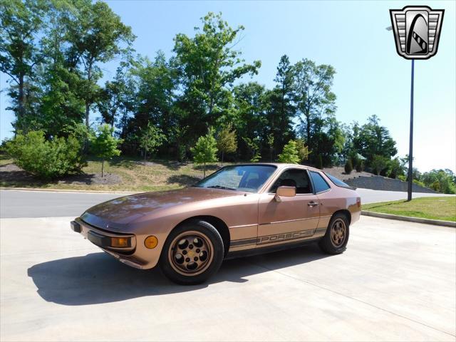 used 1988 Porsche 924 car, priced at $15,500