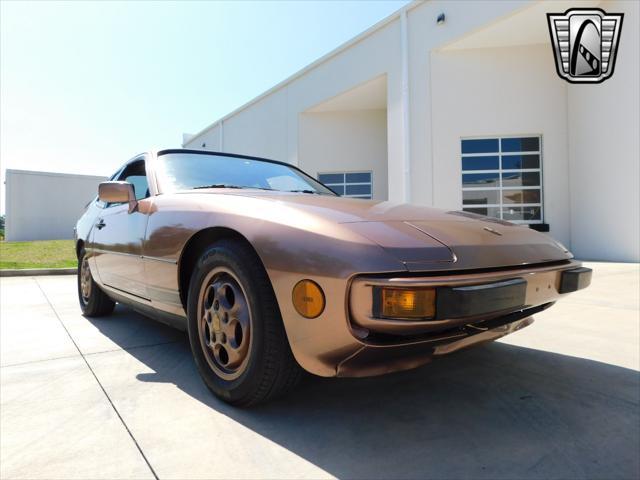 used 1988 Porsche 924 car, priced at $15,500