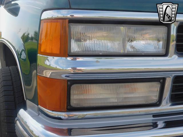 used 1996 Chevrolet Tahoe car, priced at $19,000