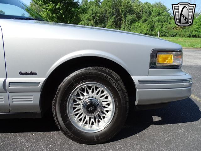 used 1997 Lincoln Town Car car, priced at $14,500