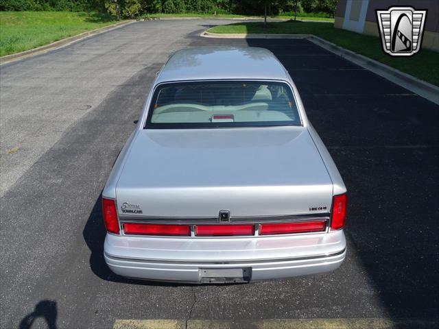 used 1997 Lincoln Town Car car, priced at $14,500