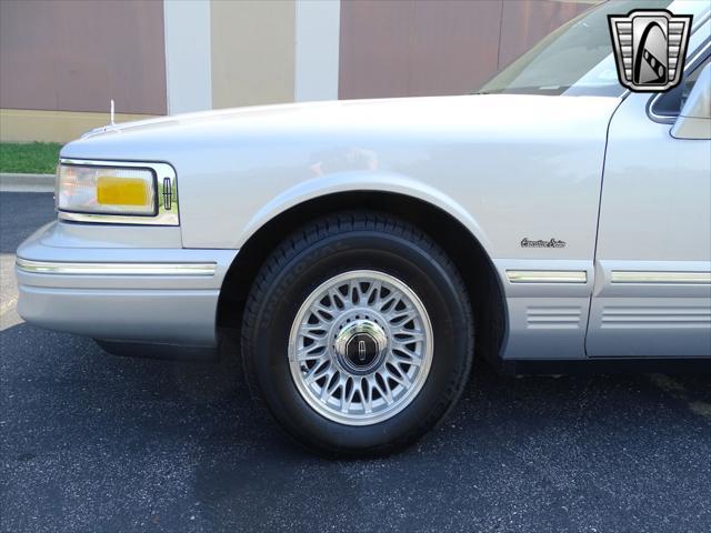 used 1997 Lincoln Town Car car, priced at $14,500