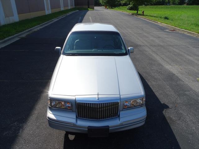 used 1997 Lincoln Town Car car, priced at $14,500