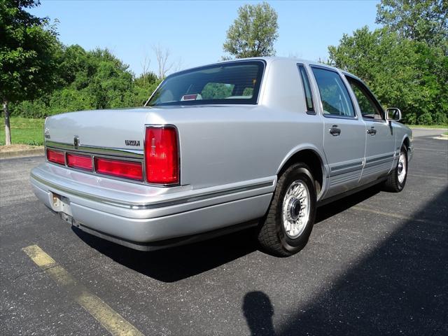 used 1997 Lincoln Town Car car, priced at $14,500