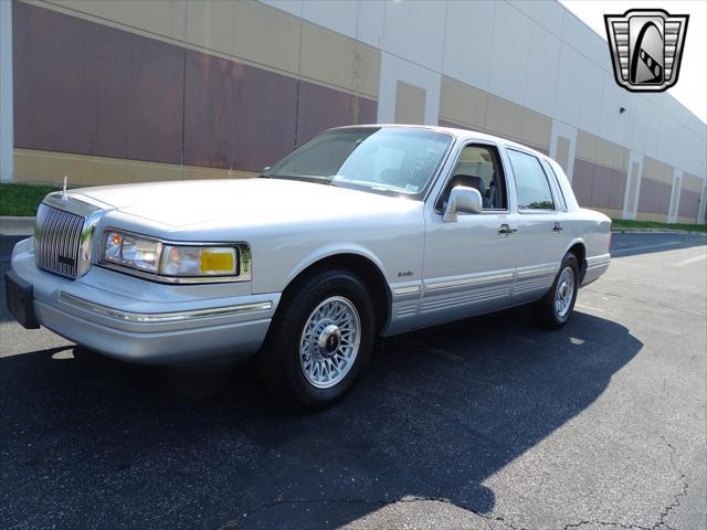 used 1997 Lincoln Town Car car, priced at $14,500