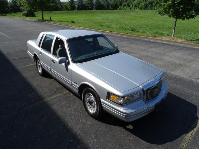 used 1997 Lincoln Town Car car, priced at $14,500