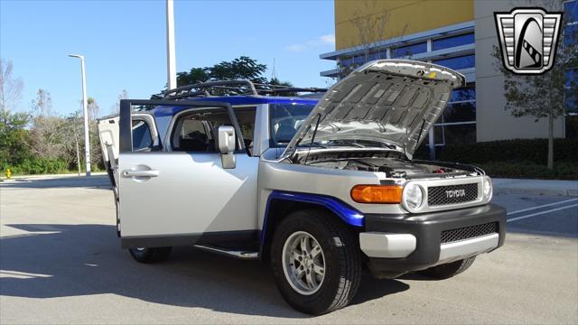 used 2007 Toyota FJ Cruiser car, priced at $18,500