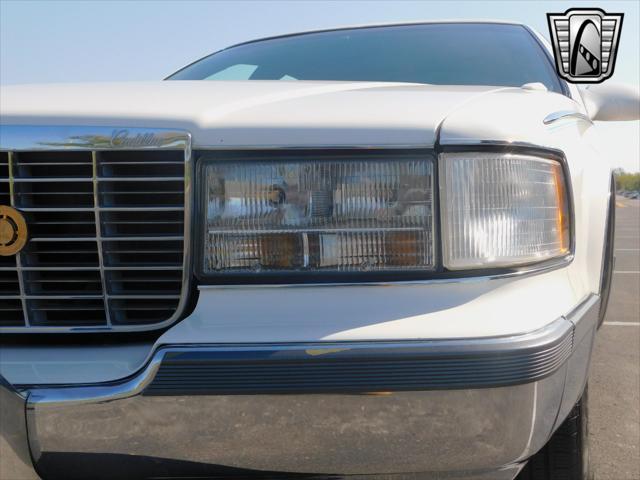 used 1995 Cadillac Fleetwood car, priced at $29,000