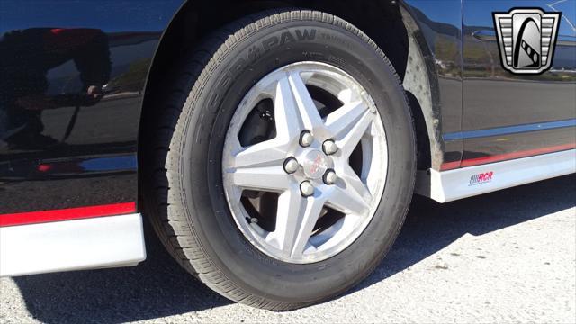 used 2002 Chevrolet Monte Carlo car, priced at $14,500