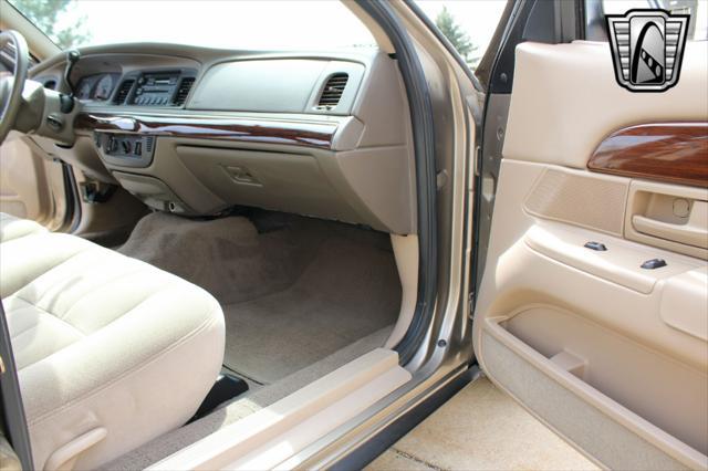 used 2004 Mercury Grand Marquis car, priced at $13,500