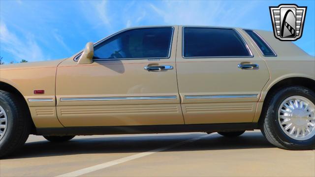 used 1996 Lincoln Town Car car, priced at $17,500