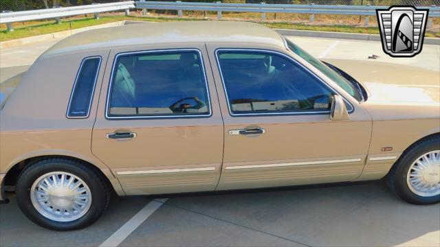 used 1996 Lincoln Town Car car, priced at $17,500