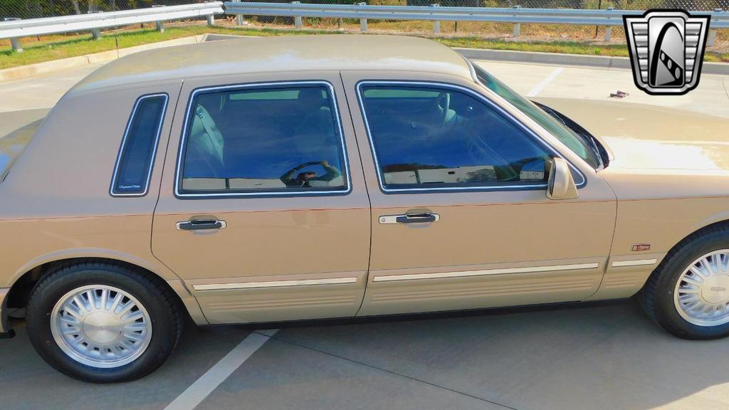 used 1996 Lincoln Town Car car, priced at $12,500