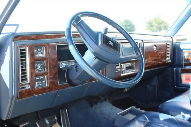 used 1992 Cadillac Fleetwood car, priced at $14,500