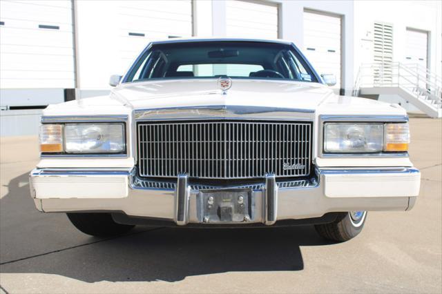 used 1992 Cadillac Fleetwood car, priced at $14,500