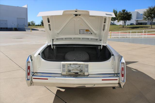 used 1992 Cadillac Fleetwood car, priced at $14,500