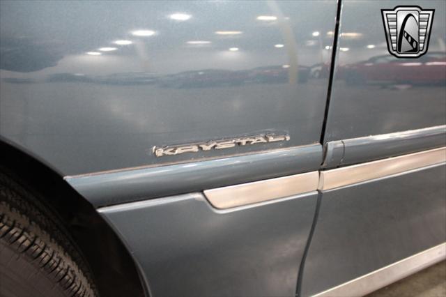 used 2001 Lincoln Town Car car, priced at $12,000