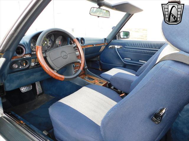 used 1986 Mercedes-Benz 560SL car, priced at $17,000