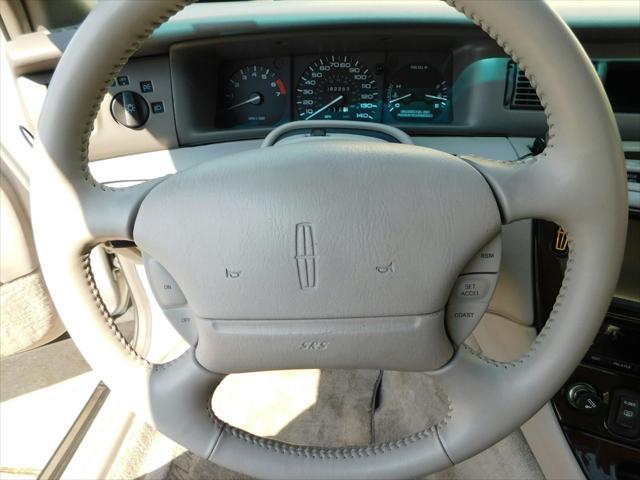 used 1995 Lincoln Mark VIII car, priced at $12,500