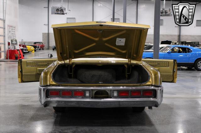 used 1973 Lincoln Continental car, priced at $22,000